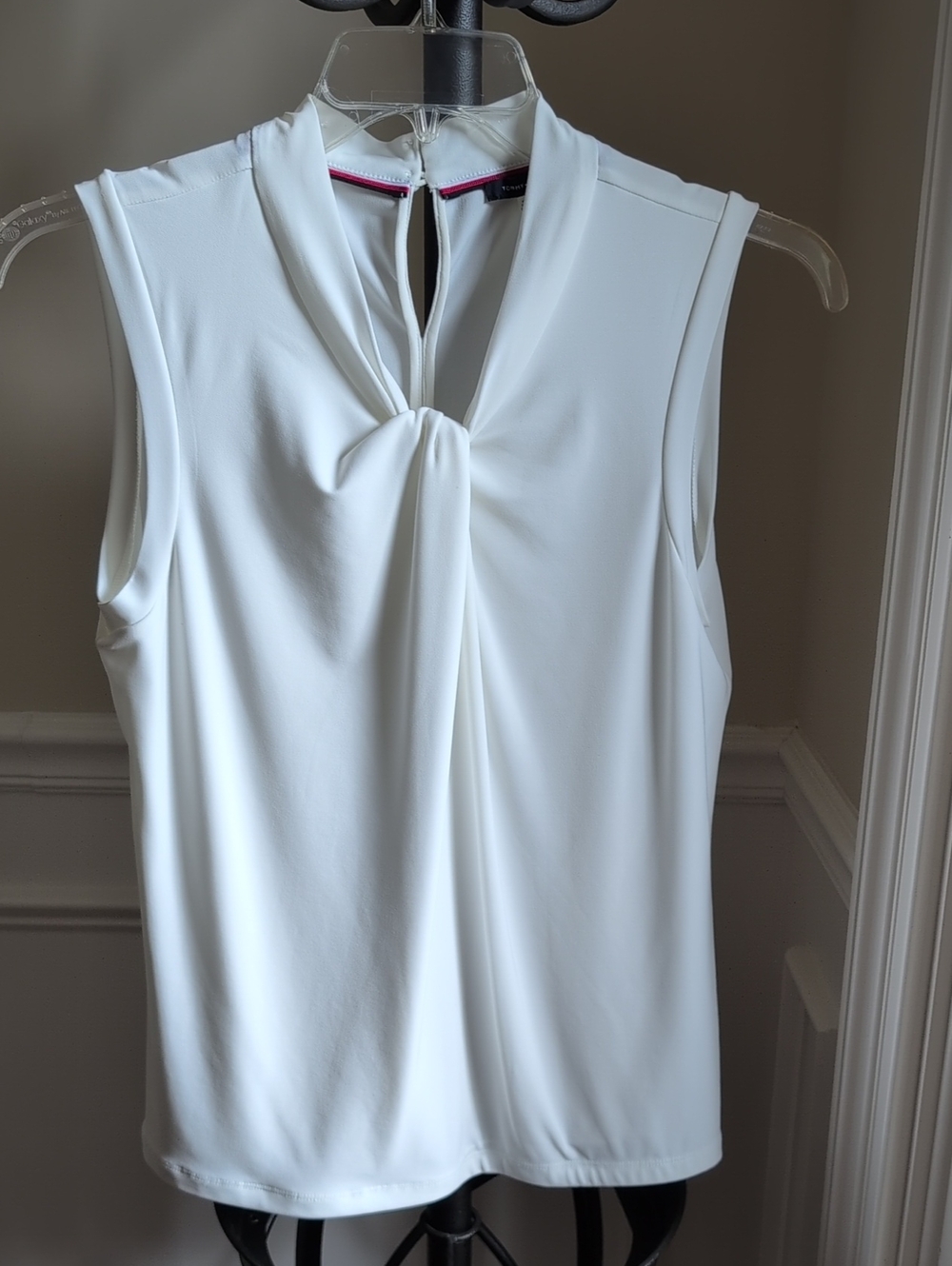 Tommy Hilfiger Sleeveless White Twist Neckline Women's Top, Size L, Like New